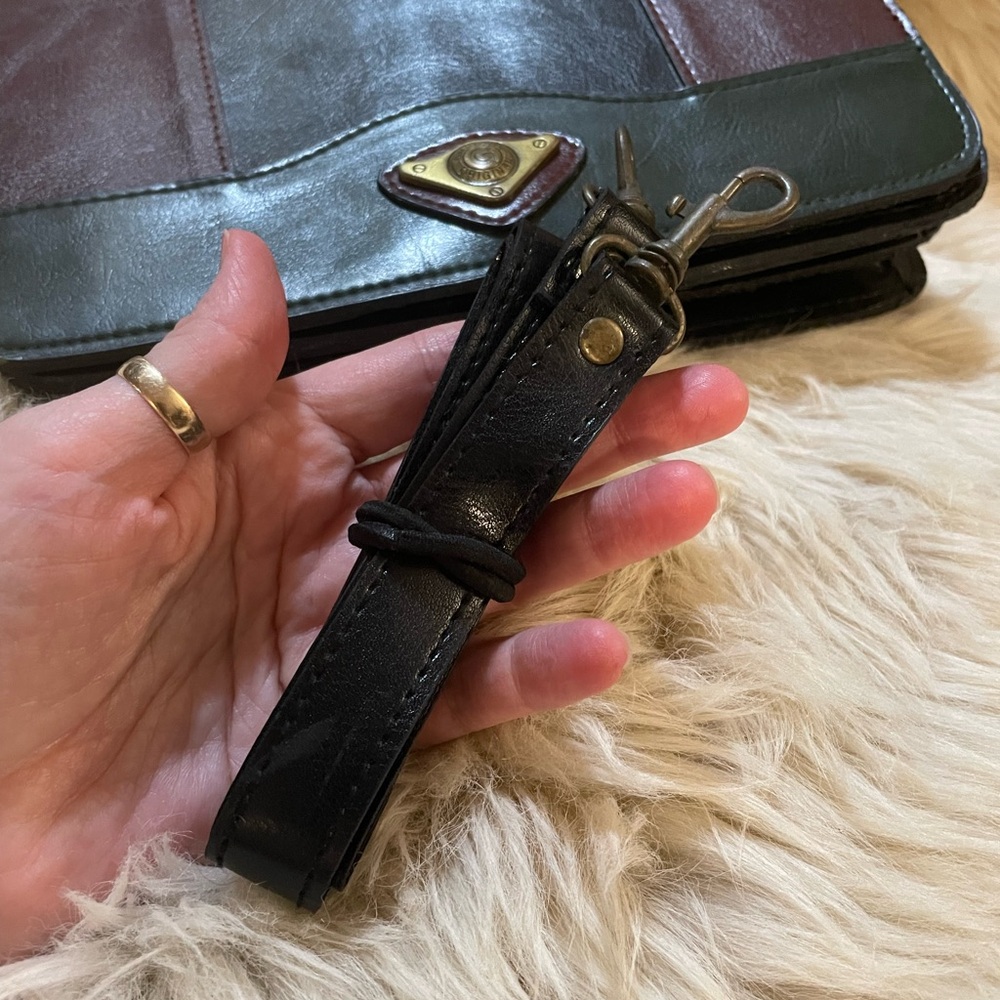 Georgini Vintage Faux Leather Minibag in Brown and Green - Picture 7 of 9